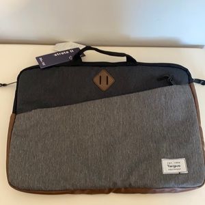 NEW! Lap top bag - no long strap